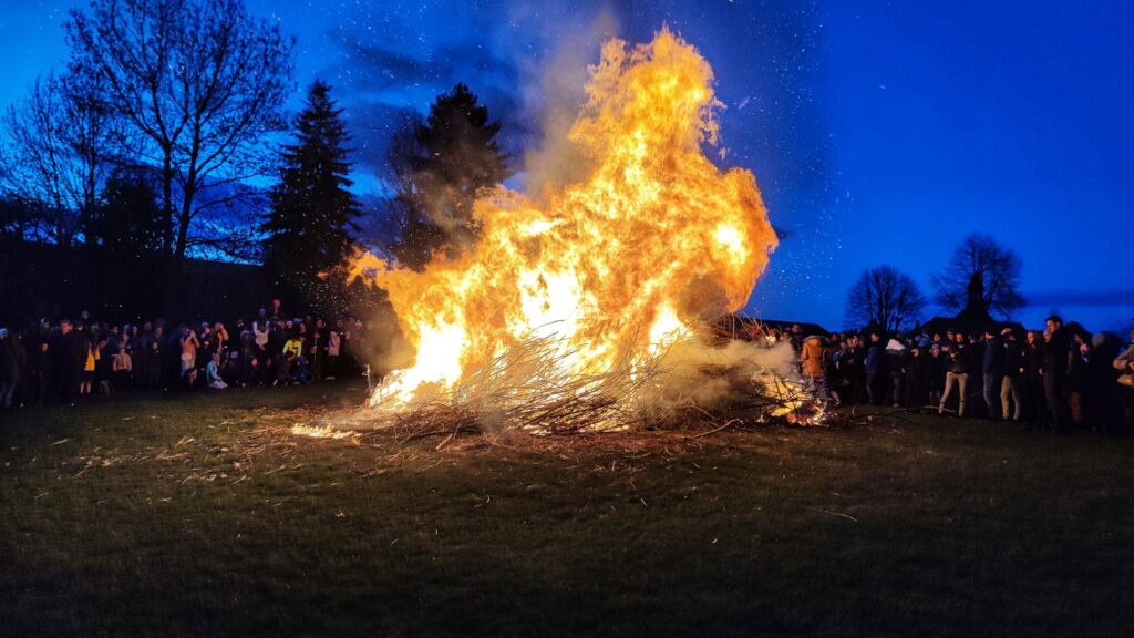 Osterfeuer 2026 in Graz-Umgebung – Von Brauchtum bis Party