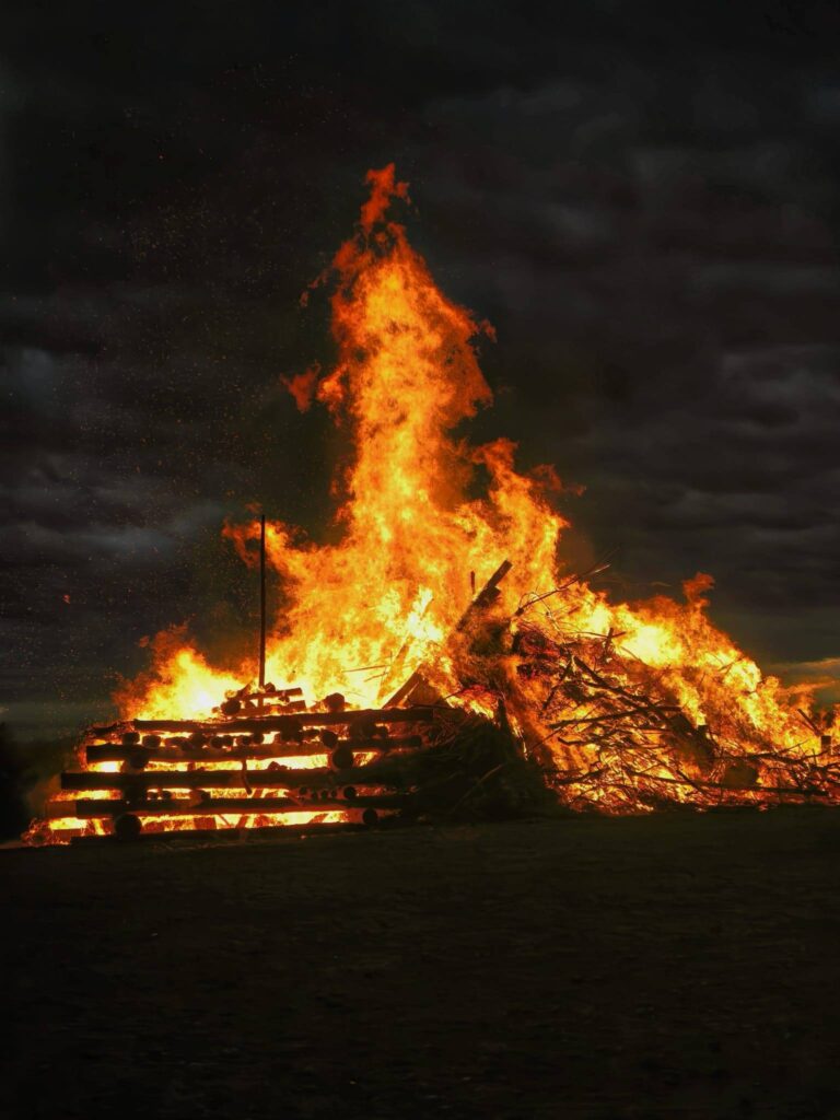 Erfolgreiches Gössendorfer Osterfeuer 2026 – 10 Jahre Brauchtum wiederentfacht!