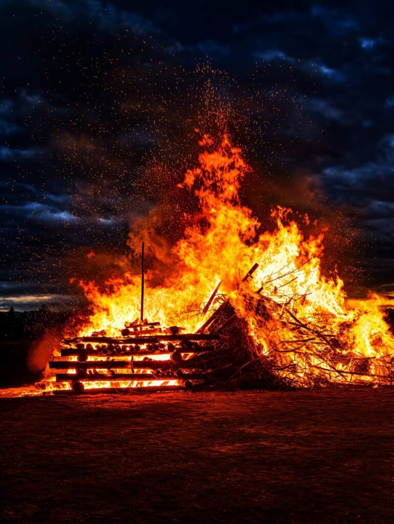 Erfolgreiches Gössendorfer Osterfeuer 2026 – 10 Jahre Brauchtum wiederentfacht!