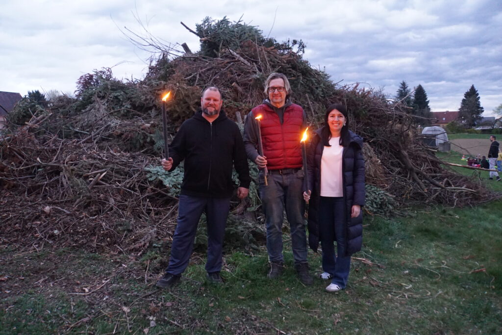 Erfolgreiches Gössendorfer Osterfeuer 2026 – 10 Jahre Brauchtum wiederentfacht!