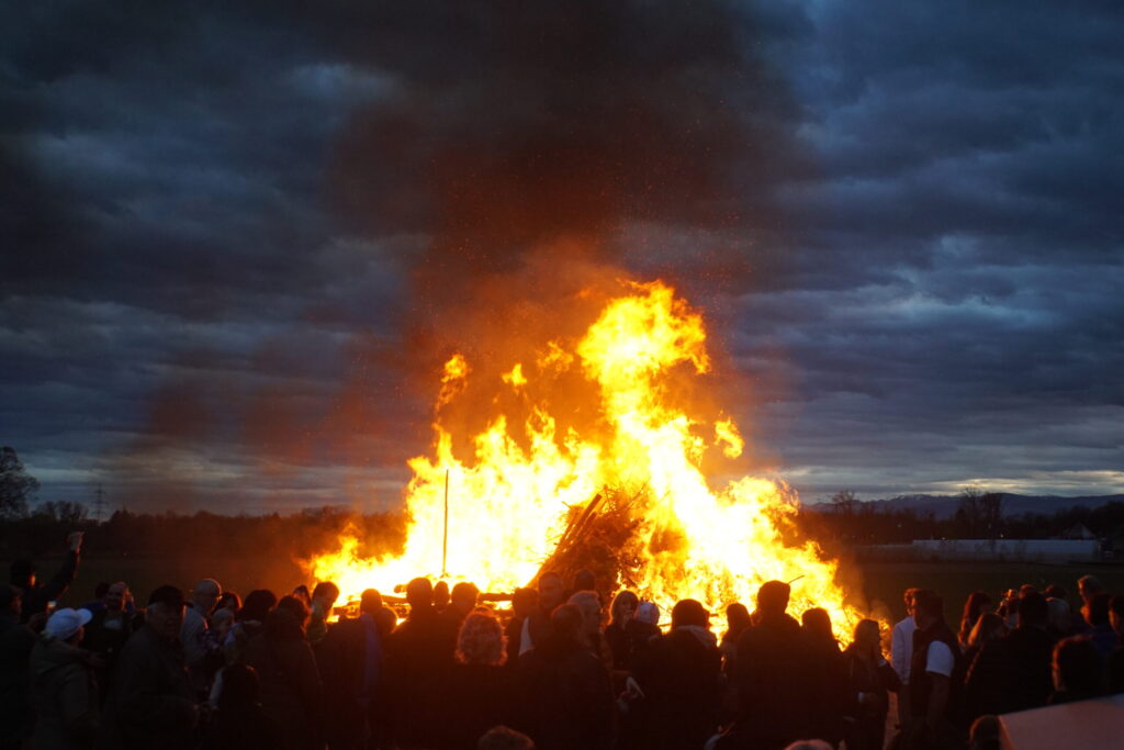 Erfolgreiches Gössendorfer Osterfeuer 2026 – 10 Jahre Brauchtum wiederentfacht!
