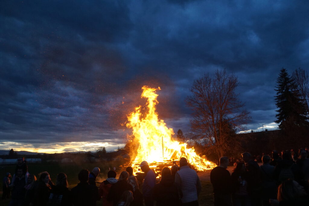 Erfolgreiches Gössendorfer Osterfeuer 2026 – 10 Jahre Brauchtum wiederentfacht!