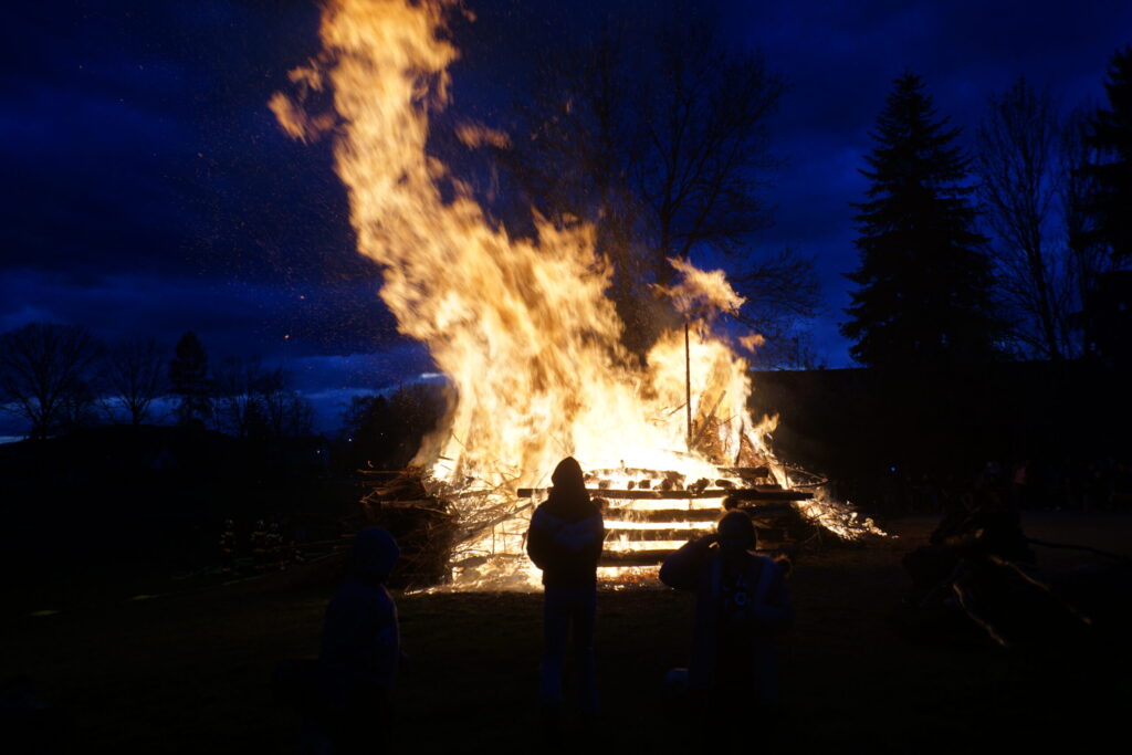 Erfolgreiches Gössendorfer Osterfeuer 2026 – 10 Jahre Brauchtum wiederentfacht!