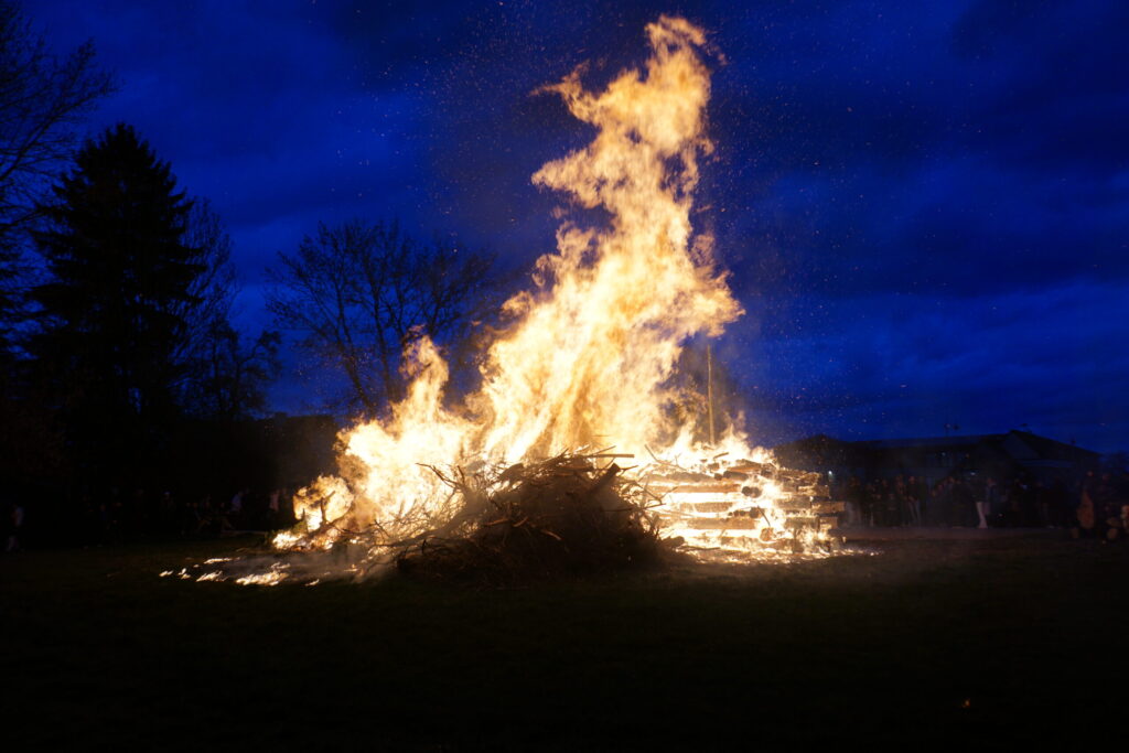 Erfolgreiches Gössendorfer Osterfeuer 2026 – 10 Jahre Brauchtum wiederentfacht!