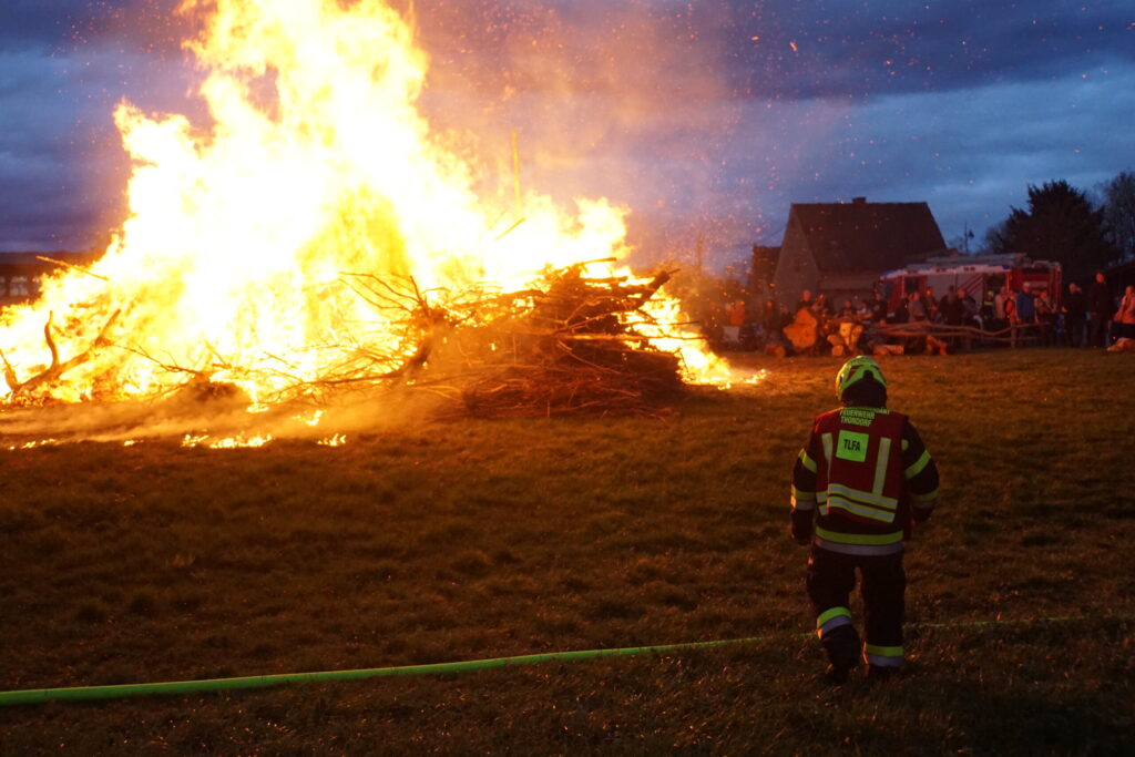 Erfolgreiches Gössendorfer Osterfeuer 2026 – 10 Jahre Brauchtum wiederentfacht!