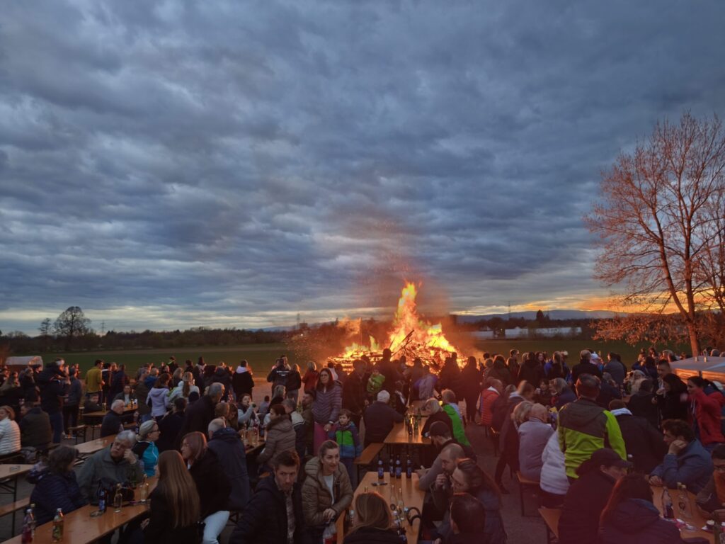 Erfolgreiches Gössendorfer Osterfeuer 2026 – 10 Jahre Brauchtum wiederentfacht!