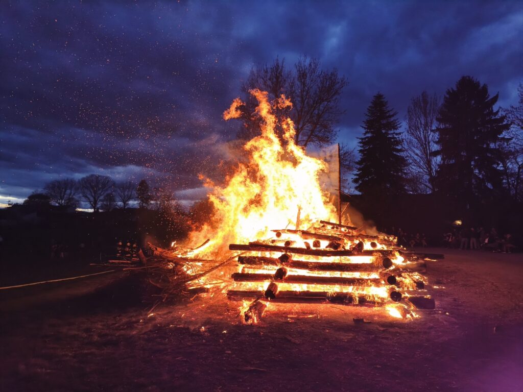 Erfolgreiches Gössendorfer Osterfeuer 2026 – 10 Jahre Brauchtum wiederentfacht!