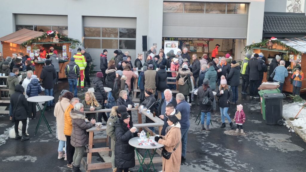 Advent am Florianiplatz 2026 – Freiwillige Feuerwehr Thondorf