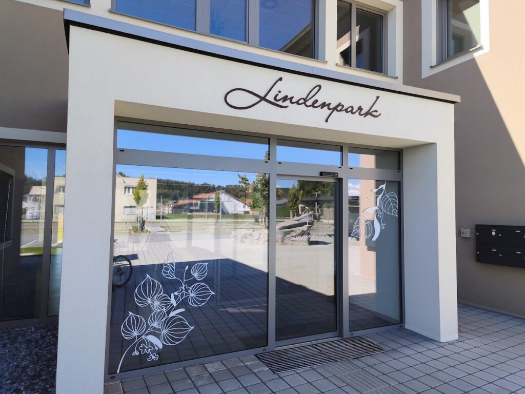 Eingang zum Lindenpark