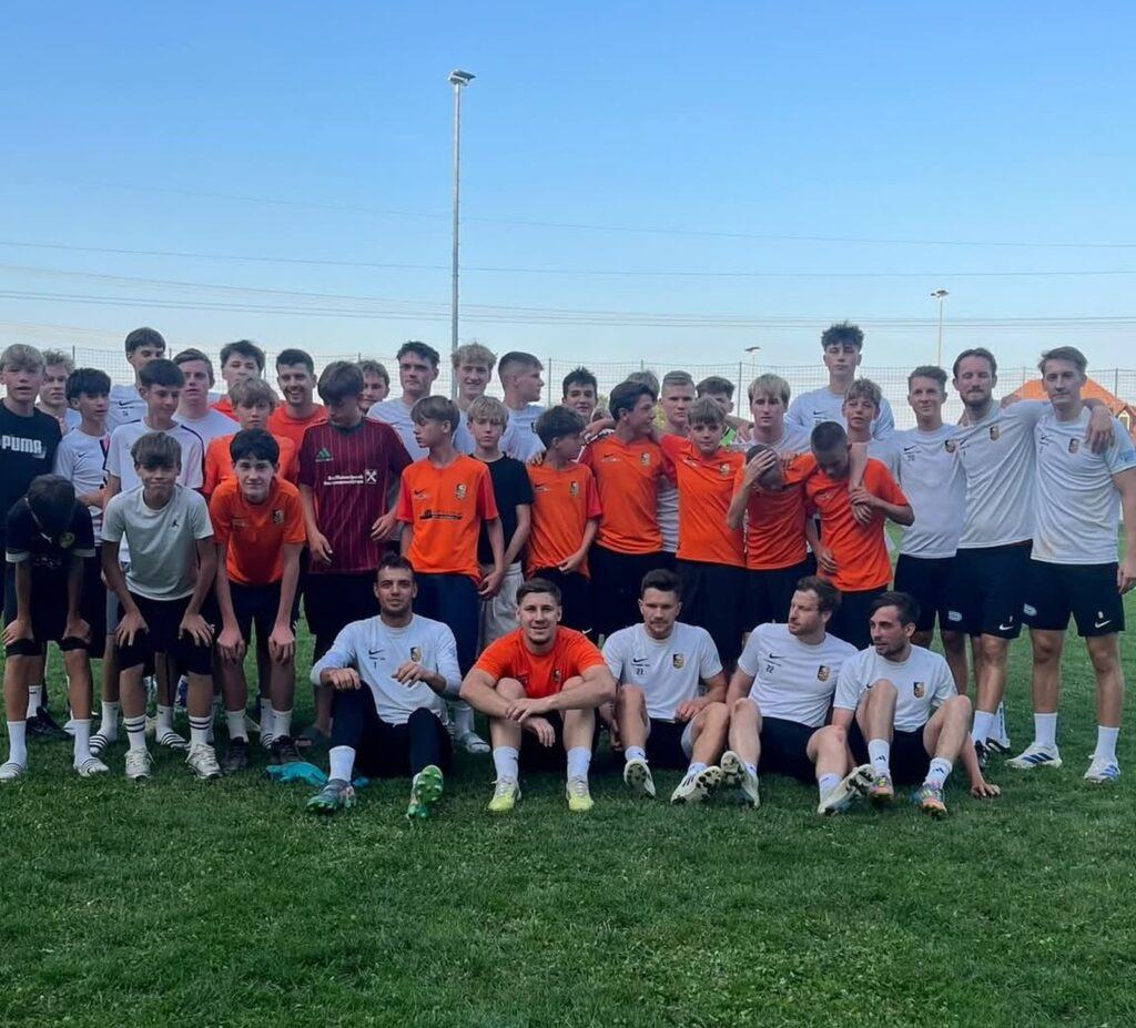 130 Nachwuchskicker: Fußball und Teamgeist beim SV Gössendorf Sommercamp