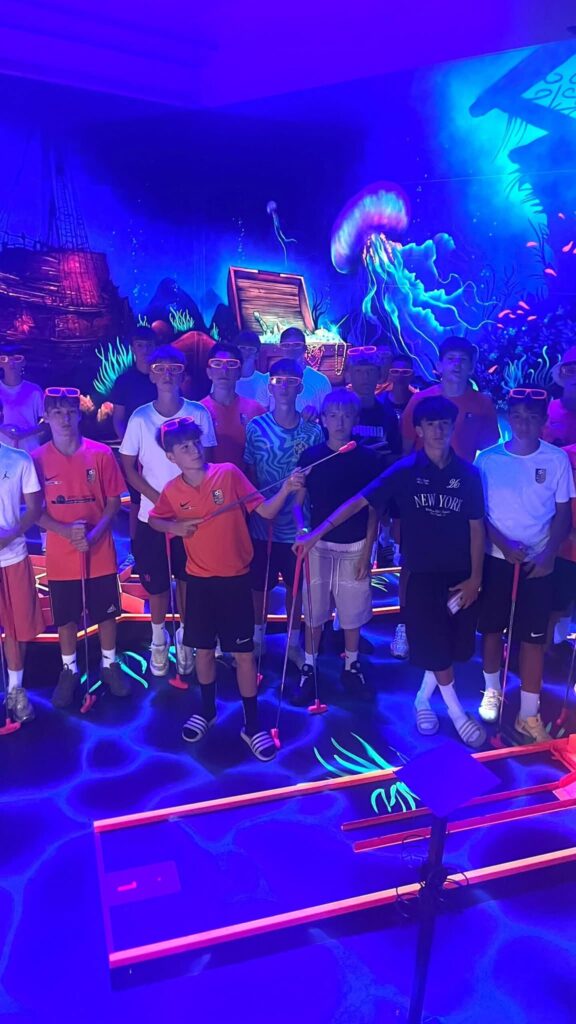 130 Nachwuchskicker: Fußball und Teamgeist beim SV Gössendorf Sommercamp